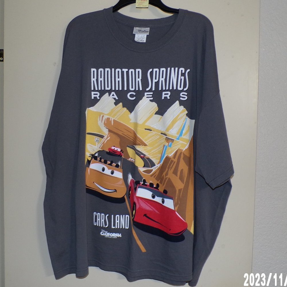 DISNEY PARKS CARS LAND " RADIATOR SPRINGS " GRAND OPENING 2012 GRAPHIC T-SHIRT